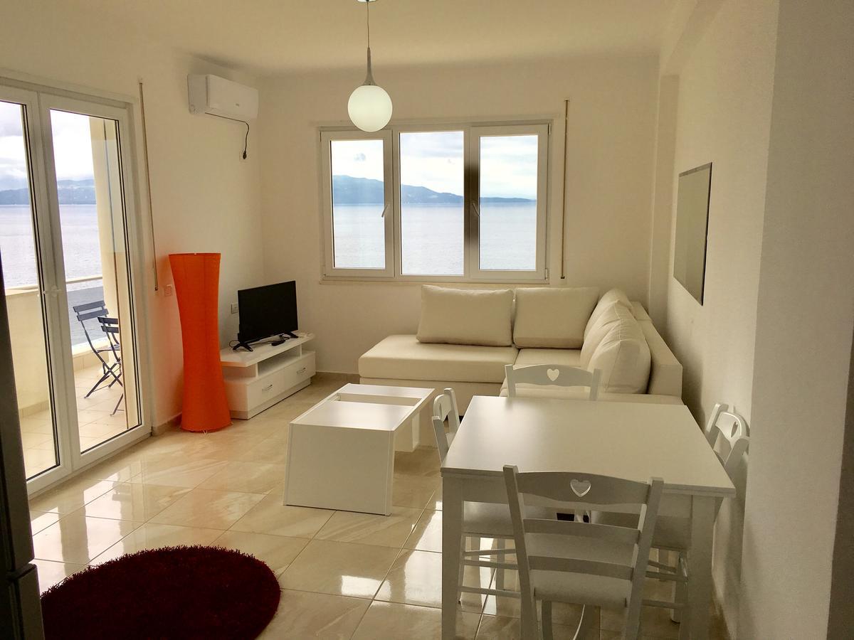 White Residence Apartament Sarandë Eksteriør billede